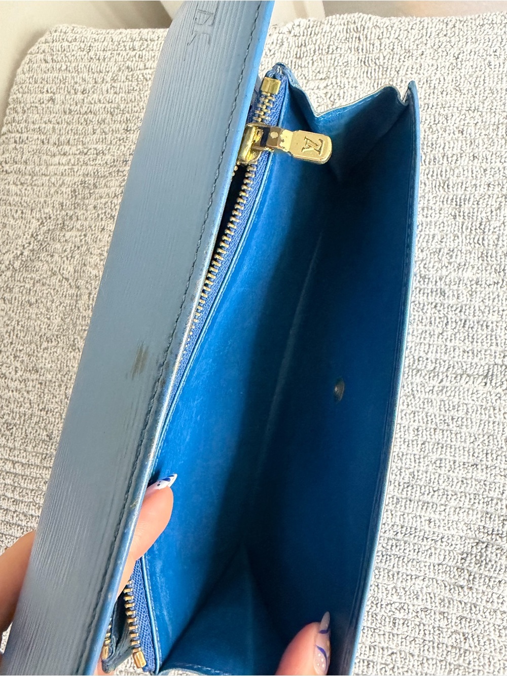 Louis Vuitton Toledo Blue Epi Leather Sarah Wallet - Picture 10 of 15